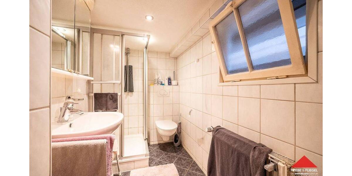 Einfamilienhaus mit Anbau und zwei Kfz-Stellplätzen in ruhiger Sackgassenlage - Doppelhaushälfte Dortmund Brackel | Angebot:26096632