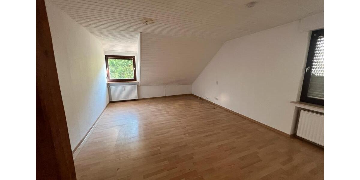 Dachgeschoßwohnung Ennepetal - 2.5 Zimmer, 100 m&sup2;, 900&euro; | Angebot:25903473