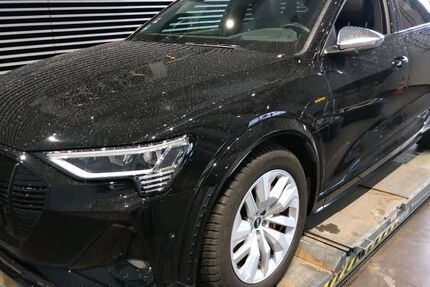 Audi e-tron 35.307 km 42.880 &euro; Hagen 58091