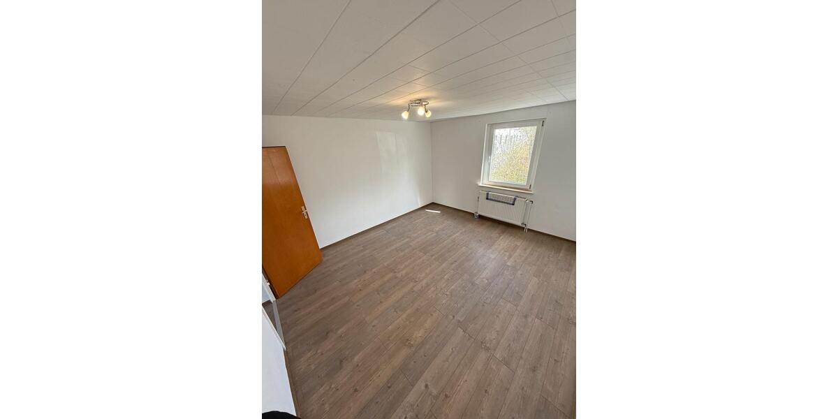 Erdgeschoßwohnung Lüdenscheid - 2 Zimmer, 35 m&sup2;, 400&euro; | Angebot:25903105