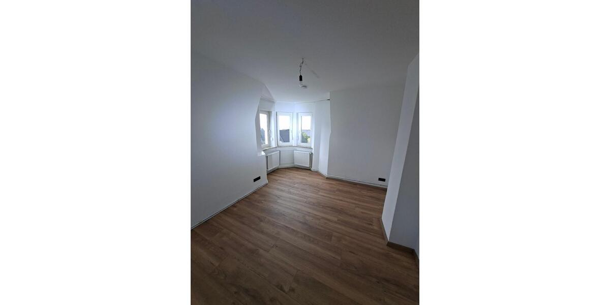 Dachgeschoßwohnung Gevelsberg - 4.5 Zimmer, 96 m&sup2;, 900&euro; | Angebot:27626230