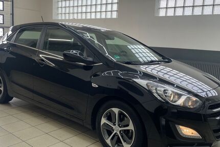 Hyundai i30 92.838 km 11.900 &euro; Kamen 59174