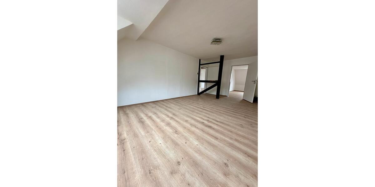 Dachgeschoßwohnung Hagen Hagen-Nord - 4.5 Zimmer, 93 m&sup2;, 149.000&euro; | Angebot:26125632