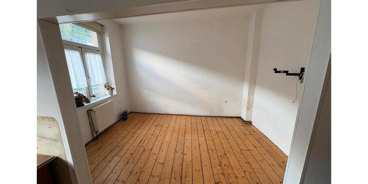 Mehrfamilienhaus, Wohnhaus Altena - 9 Zimmer, 180 m&sup2;, 1.440&euro; | Angebot:27614920