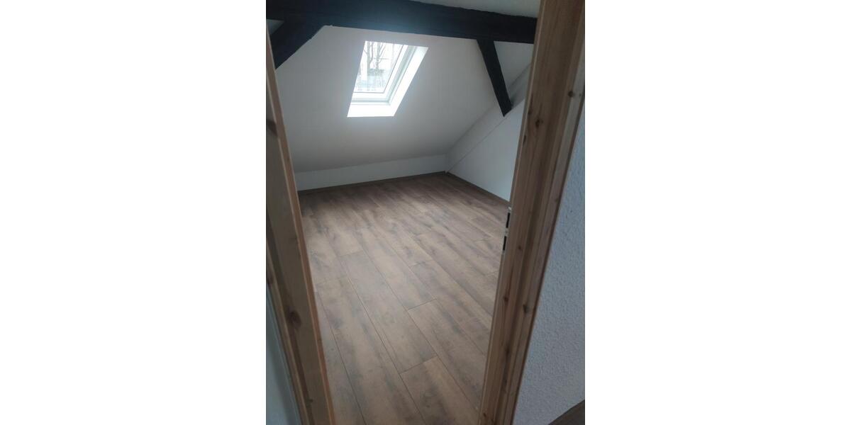 Dachgeschoßwohnung Gevelsberg - 2 Zimmer, 59 m&sup2;, 360&euro; | Angebot:26033000