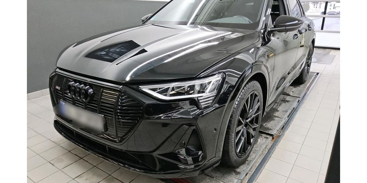 Audi e-tron 32.580 km 31.805 &euro; Hagen 58091