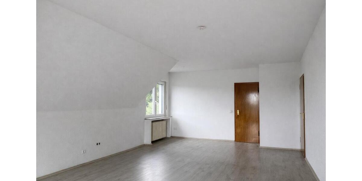Dachgeschoßwohnung Iserlohn - 3 Zimmer, 135 m&sup2;, 1.150&euro; | Angebot:25839787