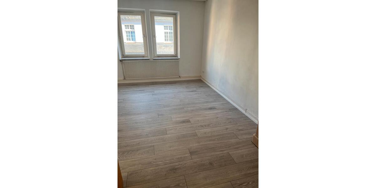 Dachgeschoßwohnung Hagen Hagen-Mitte - 5 Zimmer, 110 m&sup2;, 750&euro; | Angebot:25919992