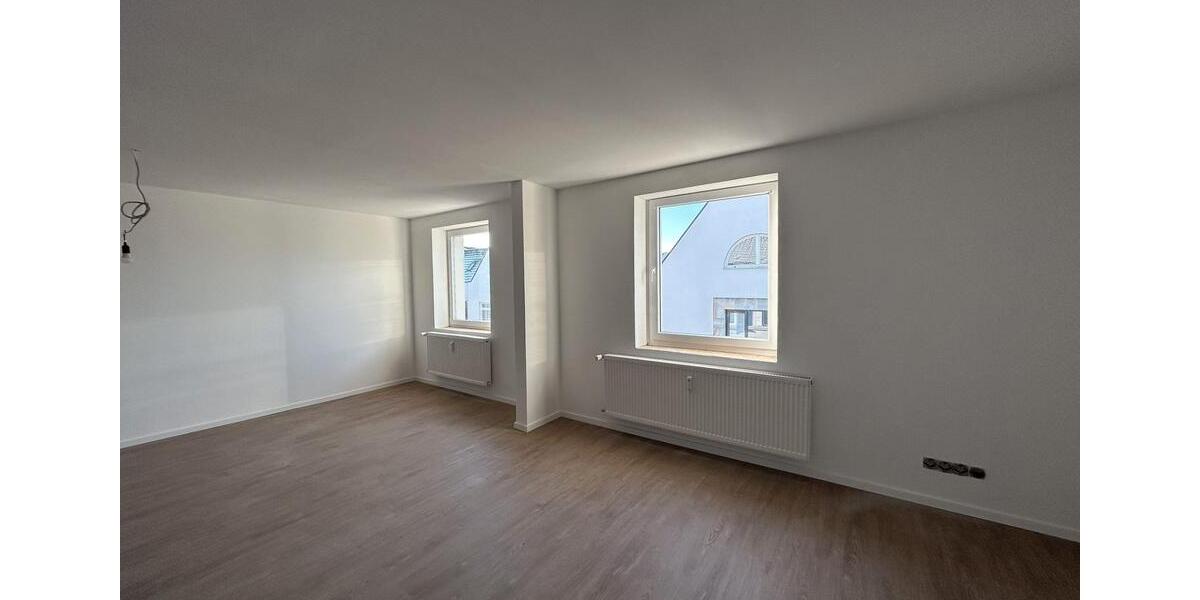 Dachgeschoßwohnung Arnsberg Rusch - 4 Zimmer, 140 m&sup2;, 1.120&euro; | Angebot:25351219