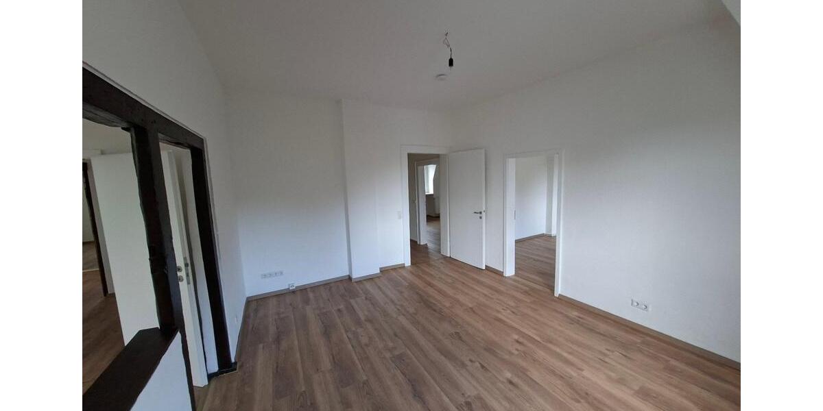 Dachgeschoßwohnung Gevelsberg - 4.5 Zimmer, 96 m&sup2;, 900&euro; | Angebot:27626230
