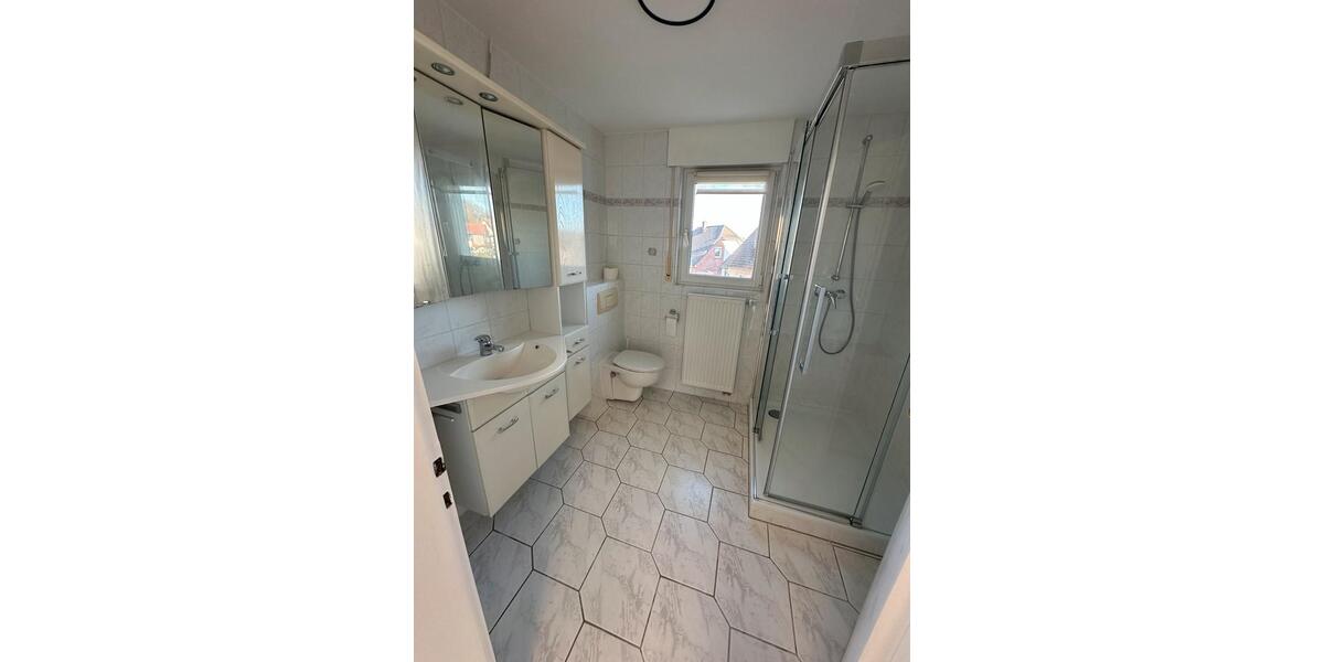 Erdgeschoßwohnung Iserlohn - 5 Zimmer, 105 m&sup2;, 1.400&euro; | Angebot:25405195