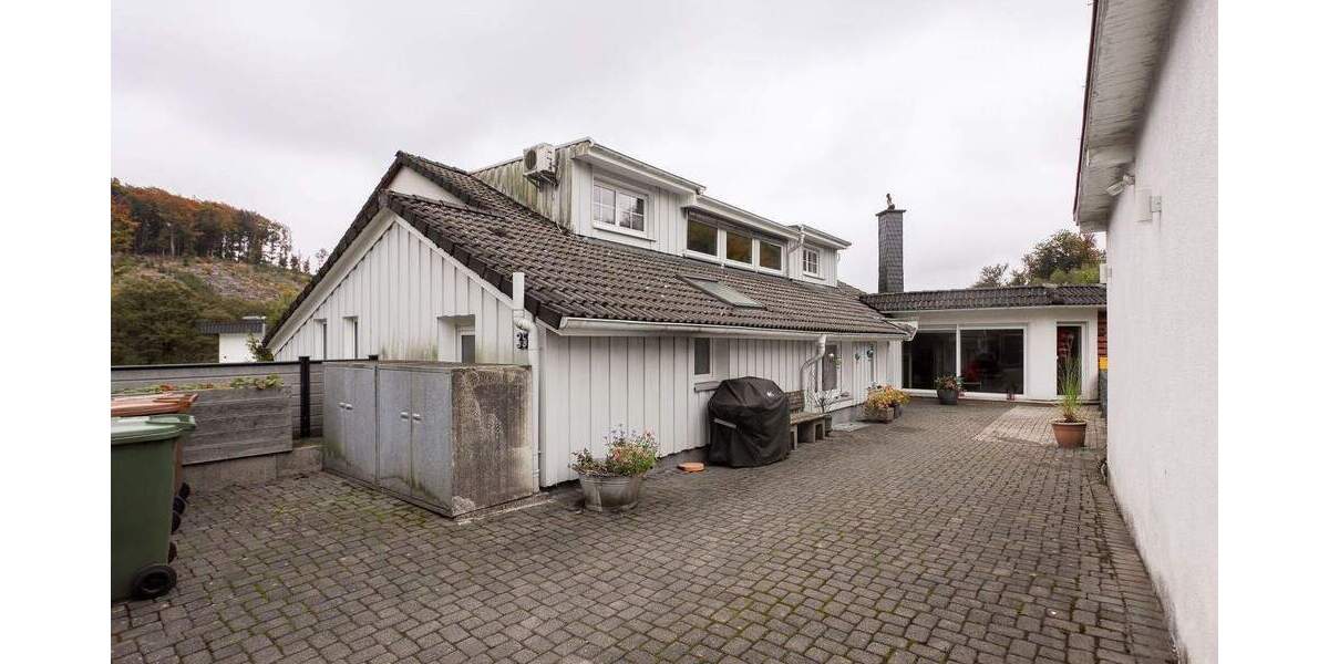 Mehrfamilienhaus, Wohnhaus Lüdenscheid Stüttinghausen - 9 Zimmer, 349 m&sup2;, 419.000&euro; | Angebot:25688973