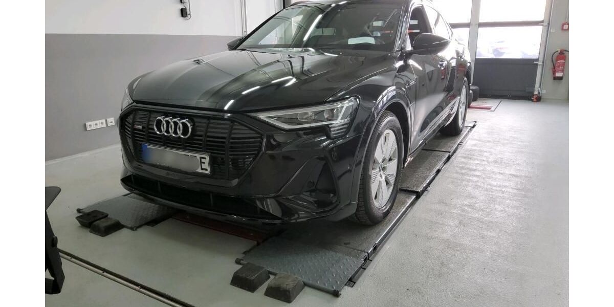 Audi e-tron 38.443 km 36.670 &euro; Hagen 58091