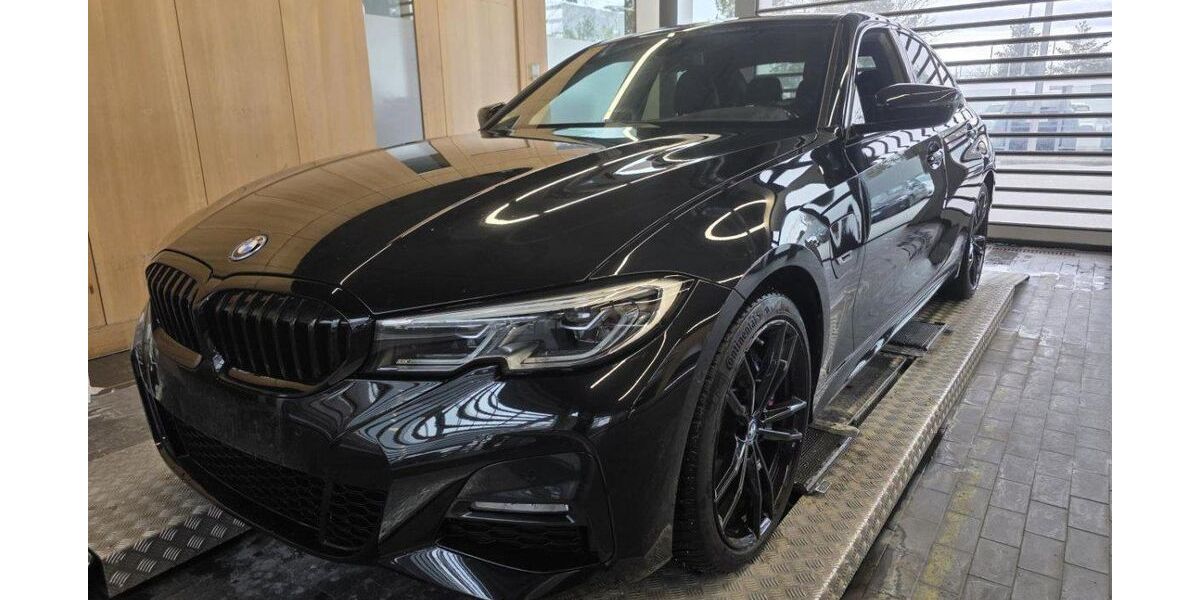 BMW 330 67.664 km 33.965 &euro; Hagen 58091