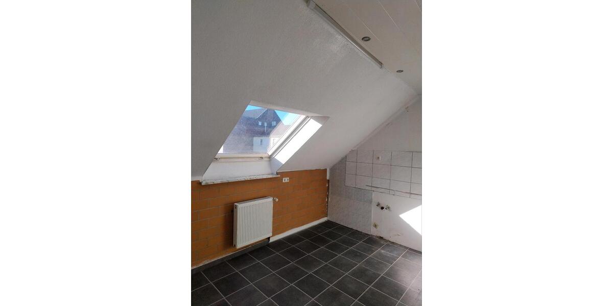 Dachgeschoßwohnung Bochum Höntrop - 3.5 Zimmer, 90 m&sup2;, 700&euro; | Angebot:25938709