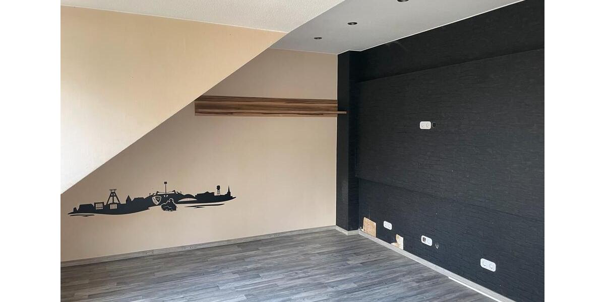 Dachgeschoßwohnung Bochum Bochum-Südwest - 4 Zimmer, 70 m&sup2;, 750&euro; | Angebot:25999469