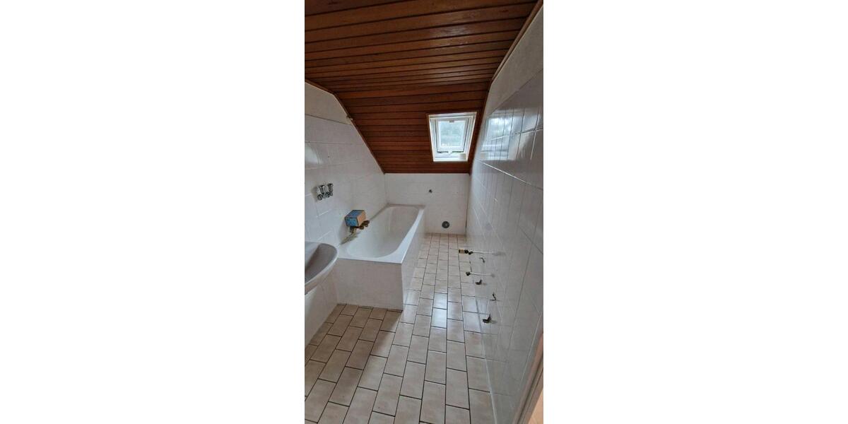 Dachgeschoßwohnung Dortmund Huckarde - 2.5 Zimmer, 35 m&sup2;, 295&euro; | Angebot:26681757