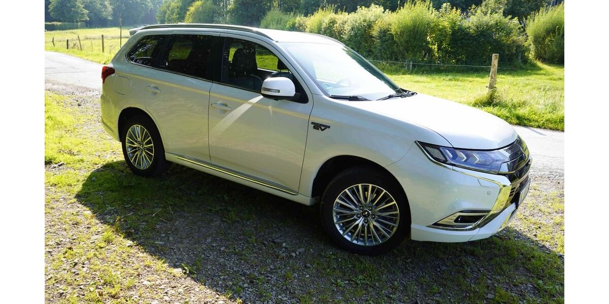 Mitsubishi Outlander 76.325 km 21.900 &euro; Halver 58553