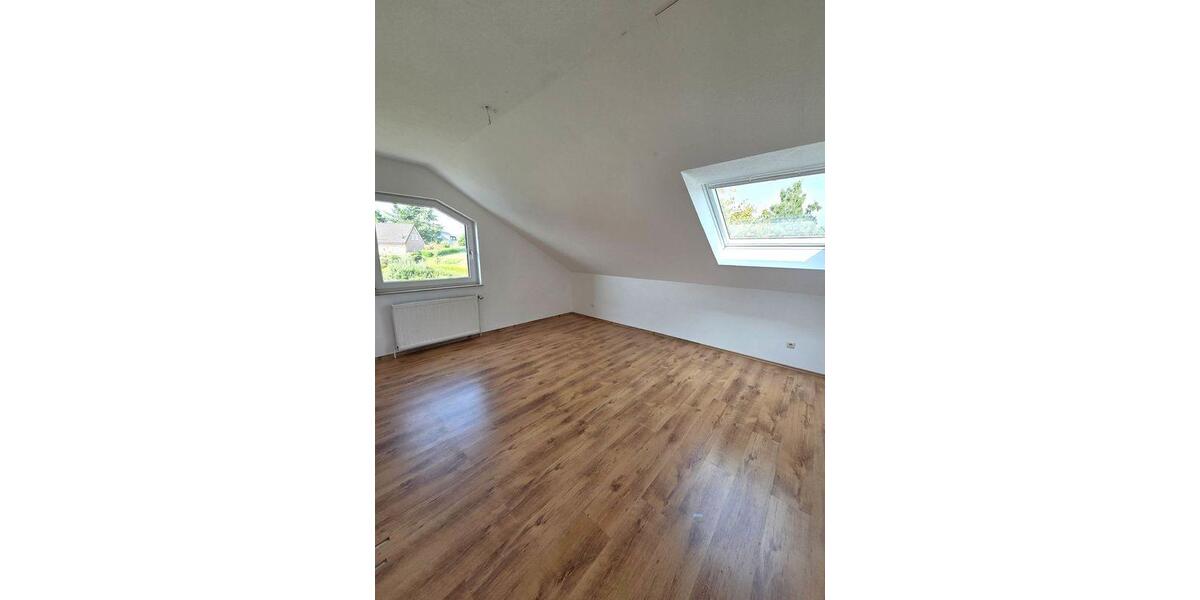 Dachgeschoßwohnung Lüdenscheid Brügge - 3 Zimmer, 80 m&sup2;, 493&euro; | Angebot:22091408