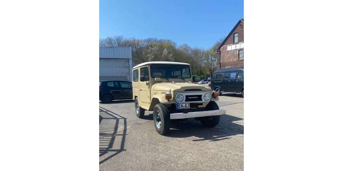 Toyota Land Cruiser 78.000 km 27.500 &euro; Bochum 44801
