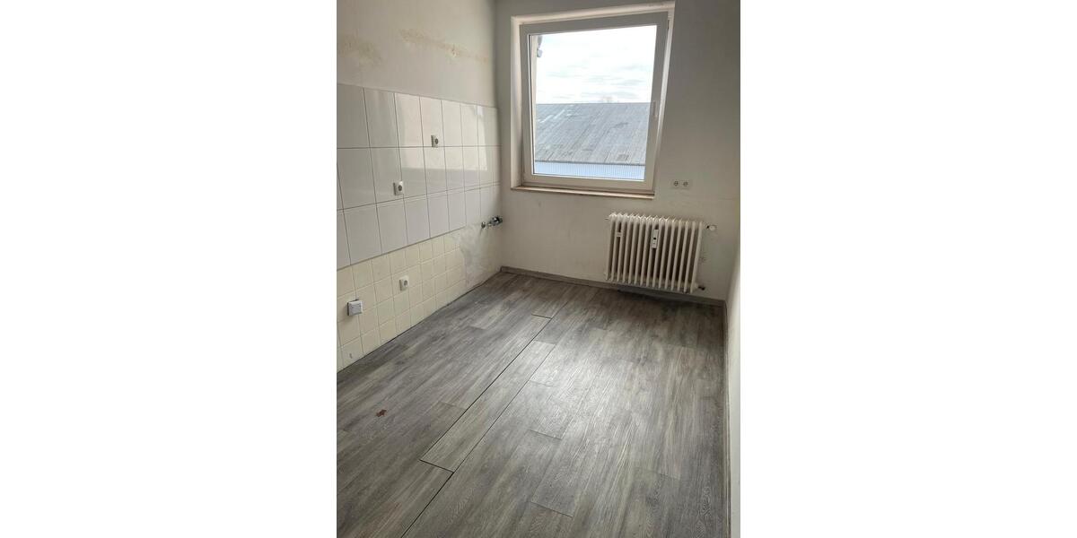 Dachgeschoßwohnung Bochum - 3.5 Zimmer, 70 m&sup2;, 520&euro; | Angebot:24850340