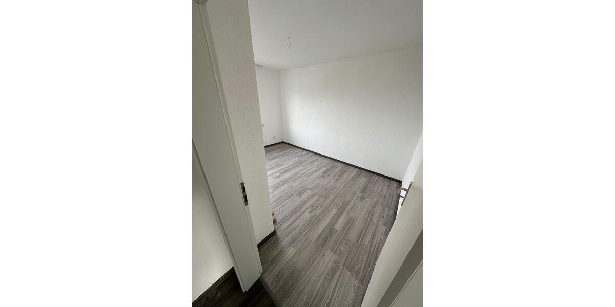 Etagenwohnung Lüdenscheid - 3 Zimmer, 75 m&sup2;, 500&euro; | Angebot:25944893