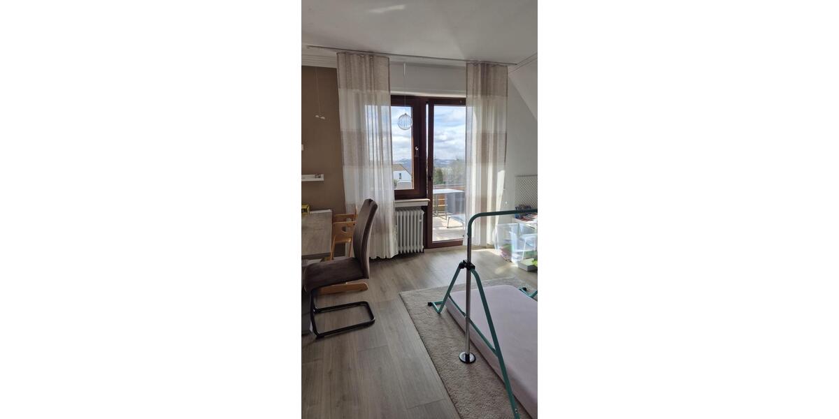 Etagenwohnung Altena - 3 Zimmer, 93 m&sup2;, 800&euro; | Angebot:25638749