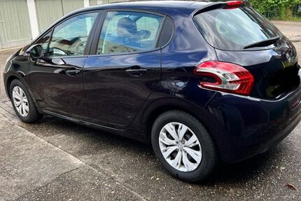 Peugeot 208 139.735 km 3.799 &euro; Herne 44652