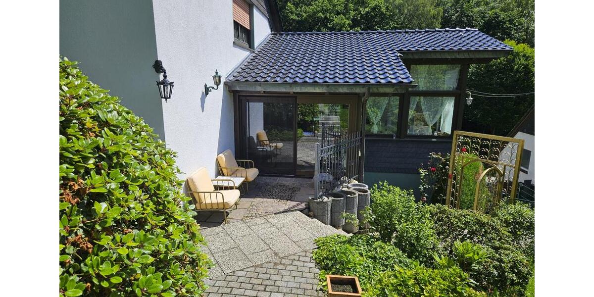 Hochparterre Ennepetal - 8 Zimmer, 169 m&sup2;, 1.450&euro; | Angebot:27621139