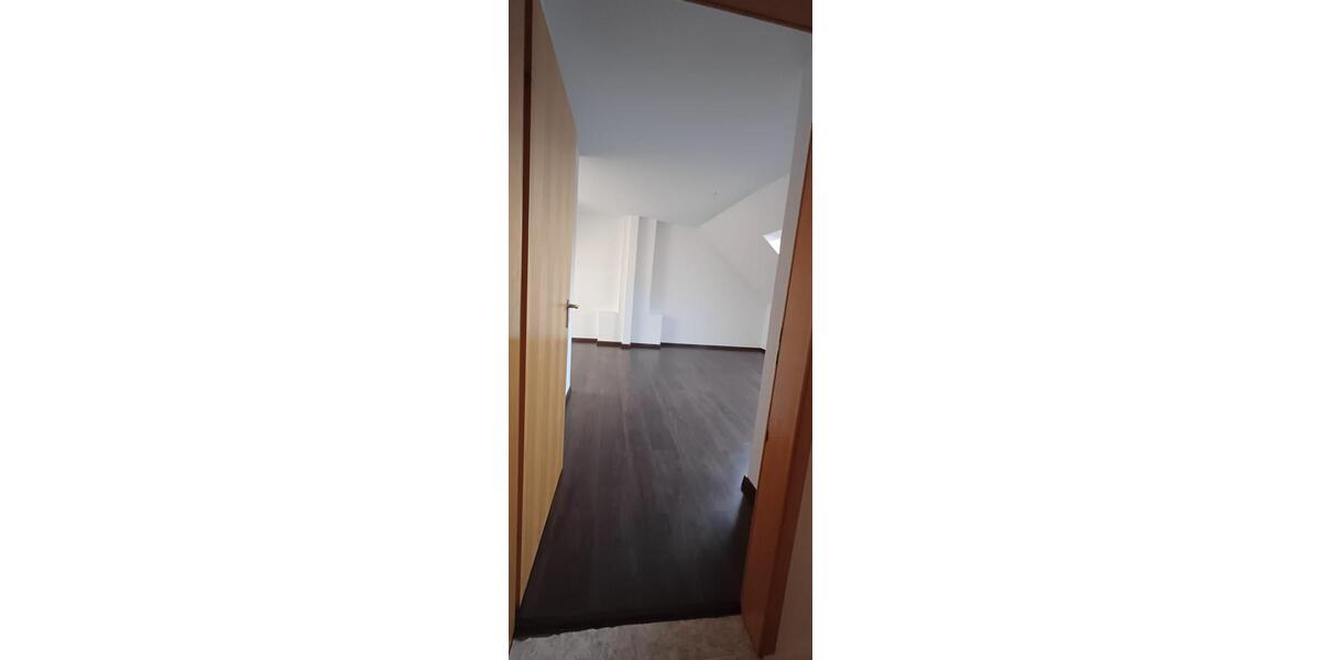 Dachgeschoßwohnung Lüdenscheid Staberg - 3 Zimmer, 80 m&sup2;, 460&euro; | Angebot:25882216
