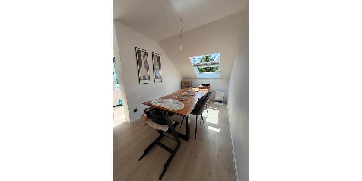 Dachgeschoßwohnung Dortmund Hombruch - 3.5 Zimmer, 150 m&sup2;, 1.800&euro; | Angebot:26665401
