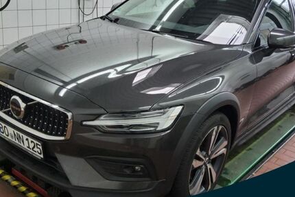 Volvo V60 Cross Country 26.800 km 37.850 &euro; Witten 58453