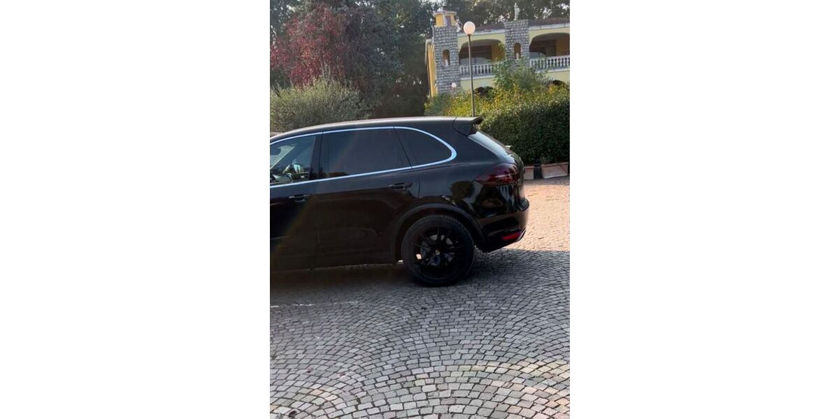 Porsche Cayenne 208.000 km 20.700 &euro; Dortmund 44339