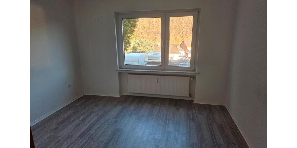 Erdgeschoßwohnung Werdohl - 3 Zimmer, 68 m&sup2;, 383&euro; | Angebot:24701017