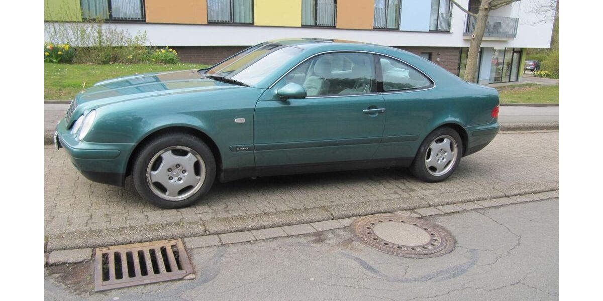 Mercedes-Benz CLK 200 92.000 km 4.700 &euro; Dortmund 44267
