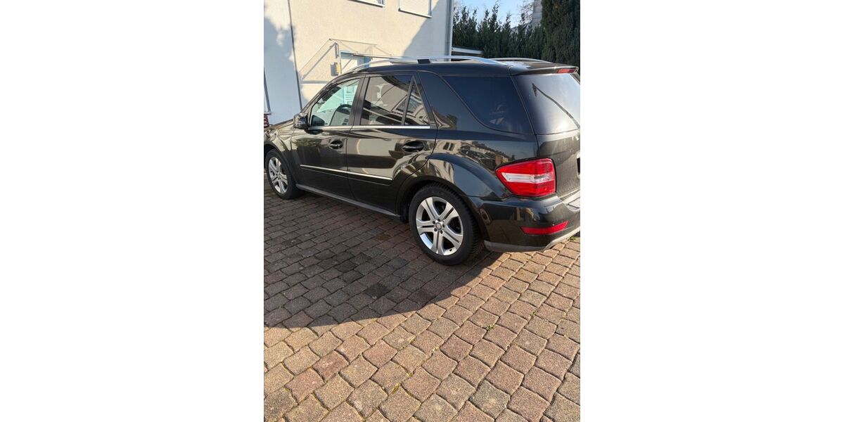 Mercedes-Benz ML 350 196.000 km 12.450 &euro; Iserlohn 58636