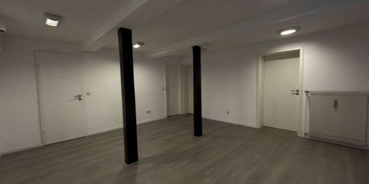 Großes Büro- und Praxisfläche in Hattingens Altstadt mit IT-Raum, LAN, Seminarraum und Gartennutzung - Gewerbeobjekt Hattingen Baak | Angebot:24705235