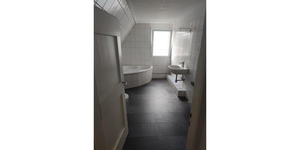 Dachgeschoßwohnung Gevelsberg - 2 Zimmer, 59 m&sup2;, 360&euro; | Angebot:26033000