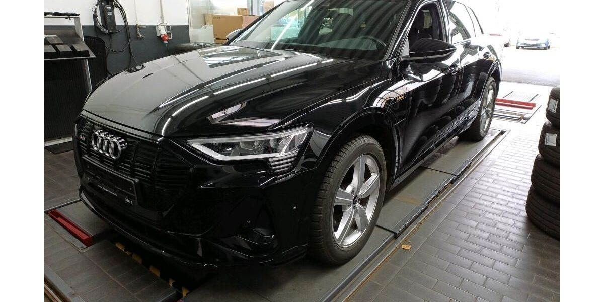 Audi e-tron 61.791 km 34.710 &euro; Hagen 58091