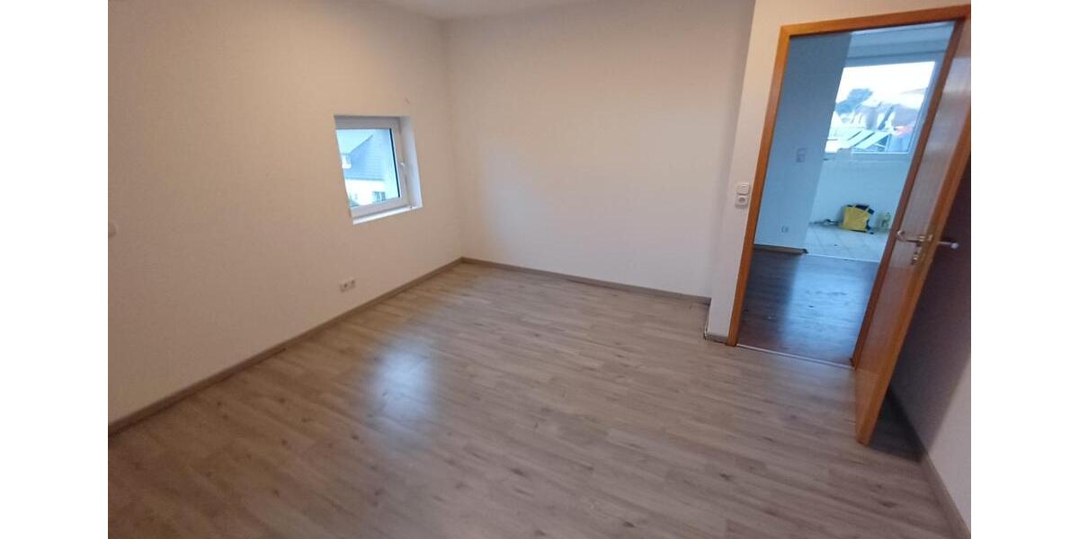 Dachgeschoßwohnung Dortmund Huckarde - 2 Zimmer, 60 m&sup2;, 600&euro; | Angebot:27604475