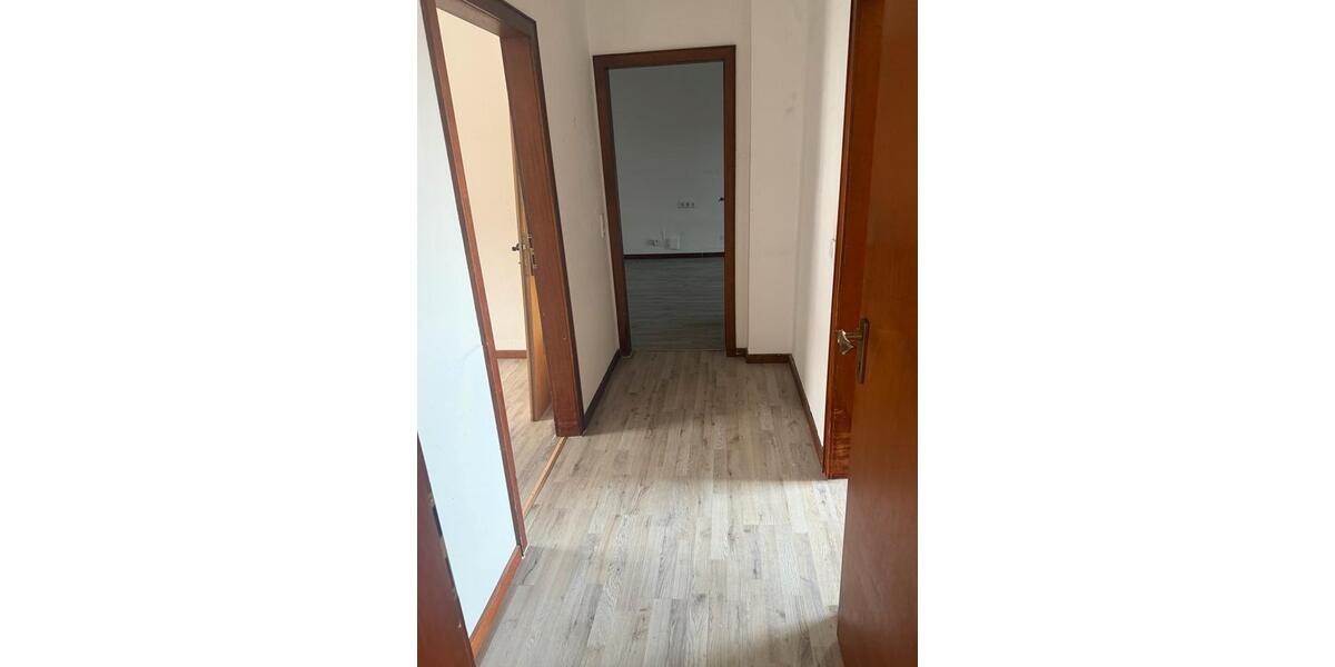 Erdgeschoßwohnung Iserlohn - 4 Zimmer, 130 m&sup2;, 1.370&euro; | Angebot:25855856