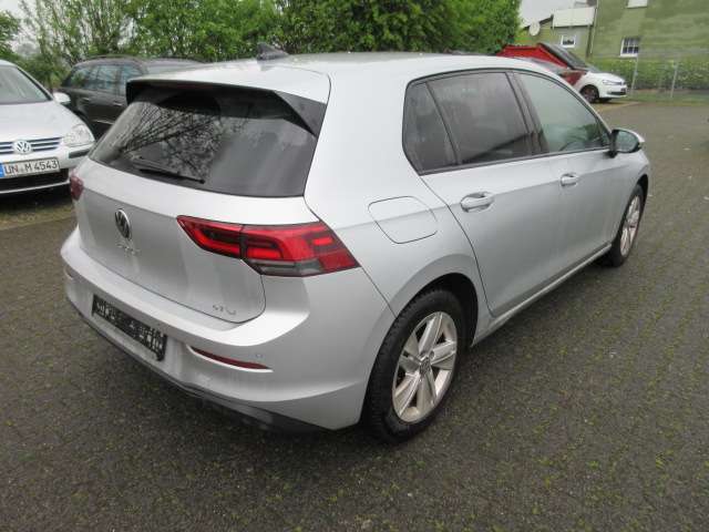 VW Golf Life 1.5 eTSI DSG NAVI PANO KAMERA LED+ ACC e 46.720 km 23.788 &euro; Bergkamen 59192