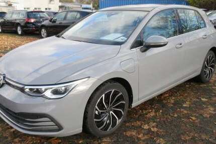 VW Golf Style 1.4 eHYBRID DSG NAVI PANORAMA ACC LED A 52.280 km 24.900 &euro; Bergkamen 59192