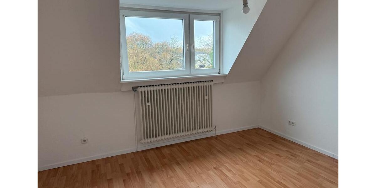 Dachgeschoßwohnung Dortmund Bövinghausen - 4.5 Zimmer, 97 m&sup2;, 930&euro; | Angebot:25947623