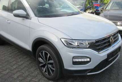 VW T-Roc Style 2.0 TDI NAVI PANORAMA KAMERA CLIMATRON 65.850 km 20.988 &euro; Bergkamen 59192