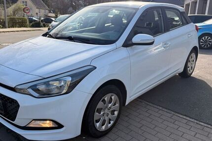 Hyundai i20 105.990 km 6.499 &euro; Lüdenscheid 58515