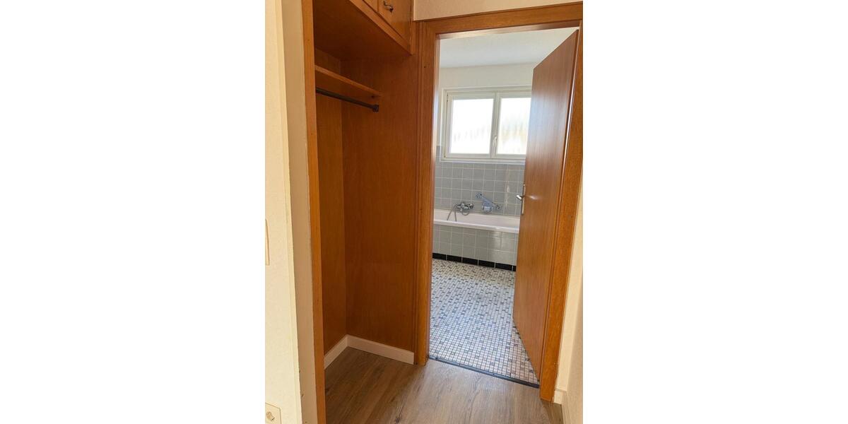 Etagenwohnung Iserlohn - 3.5 Zimmer, 95 m&sup2;, 800&euro; | Angebot:25988567