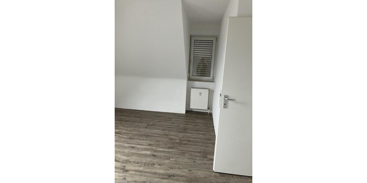 Dachgeschoßwohnung Lünen Brambauer - 3.5 Zimmer, 75 m&sup2;, 420&euro; | Angebot:24565792