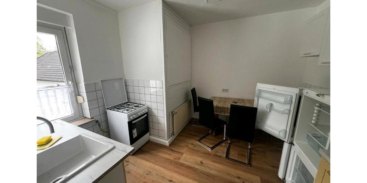 Etagenwohnung Lünen Alstedde - 6 Zimmer, 200 m&sup2;, 20&euro; | Angebot:26618962