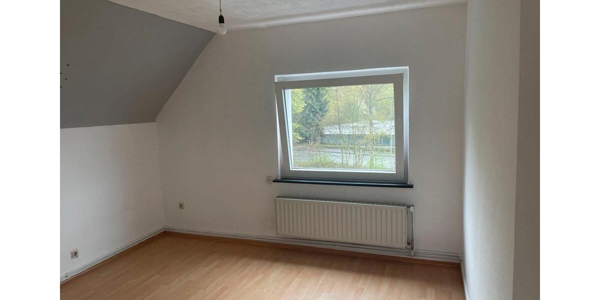 Dachgeschoßwohnung Iserlohn - 3.5 Zimmer, 80 m&sup2;, 500&euro; | Angebot:25538385